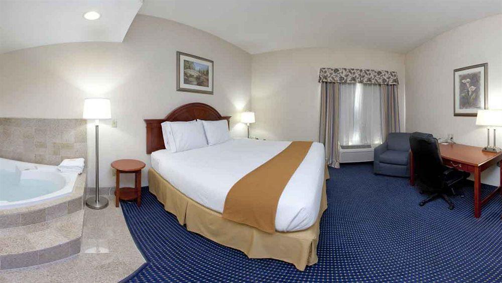 Holiday Inn Express Hotel & Suites Cleveland-Richfield By Ihg Brecksville Exterior foto