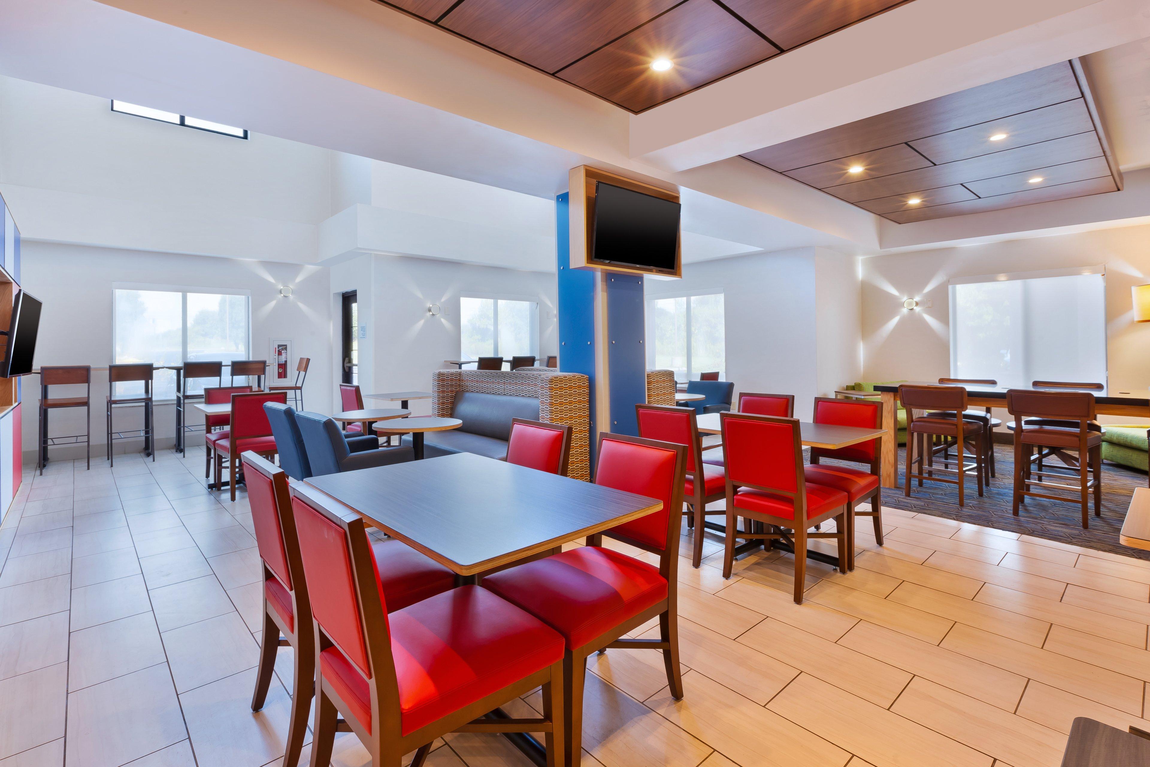 Holiday Inn Express Hotel & Suites Cleveland-Richfield By Ihg Brecksville Exterior foto