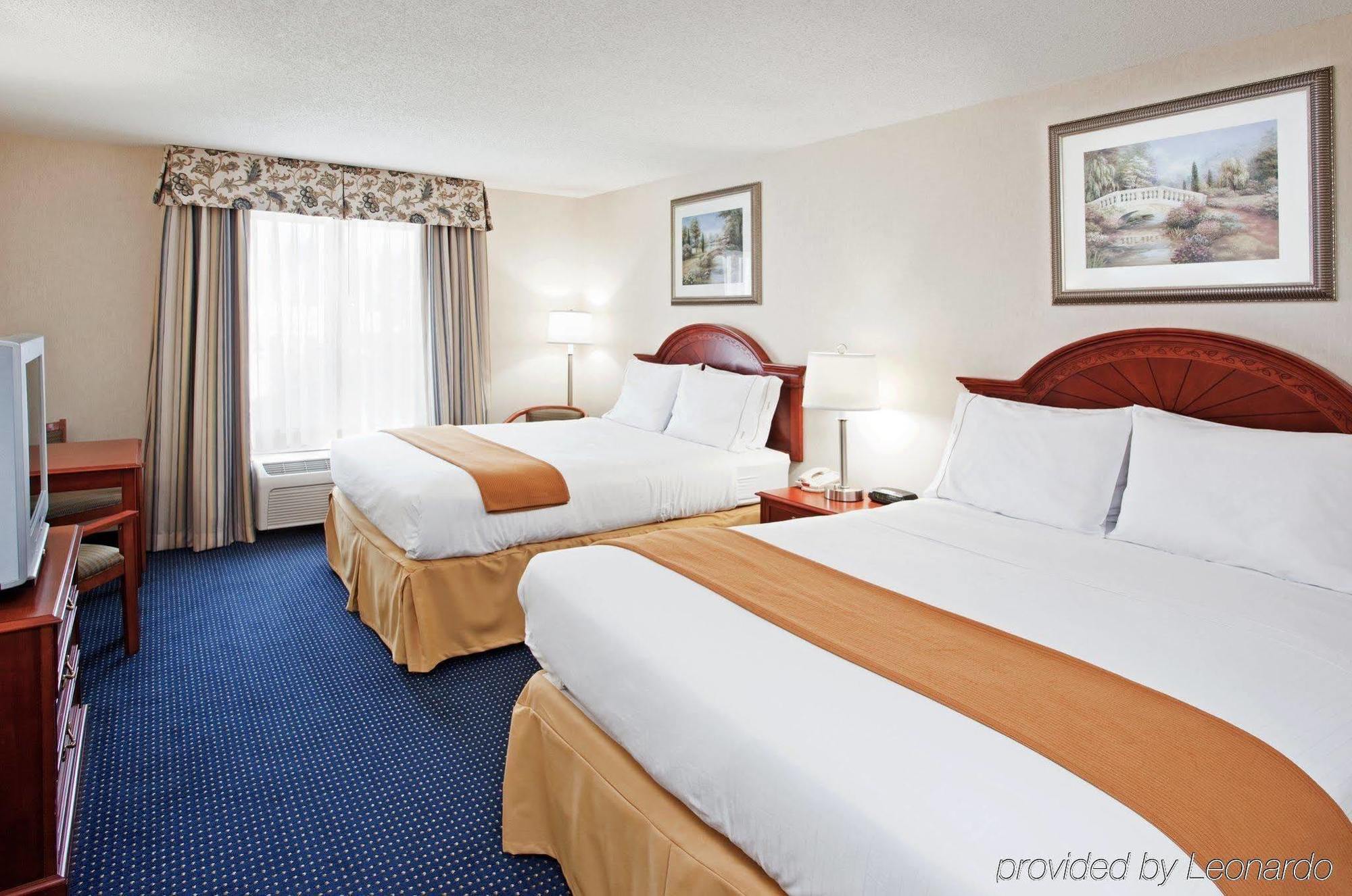 Holiday Inn Express Hotel & Suites Cleveland-Richfield By Ihg Brecksville Habitación foto